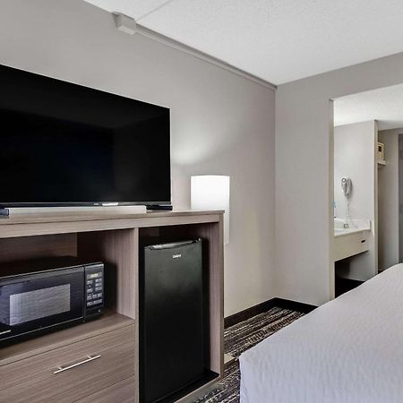 Отель Clarion Pointe Near Erie Casino Kearsarge Экстерьер фото