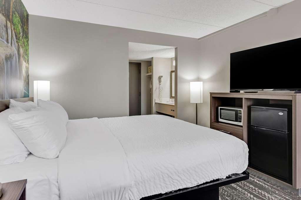 Отель Clarion Pointe Near Erie Casino Kearsarge Номер фото