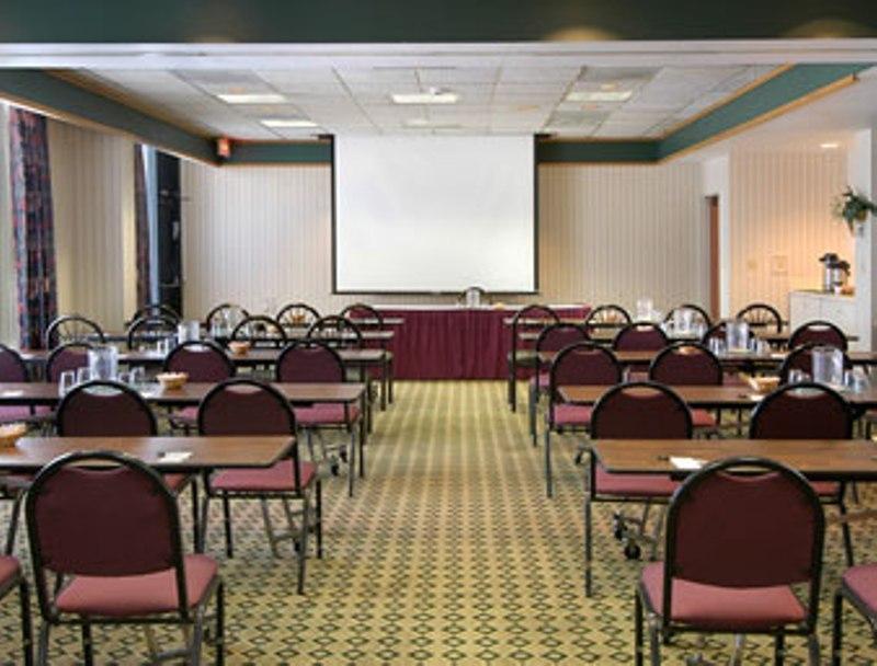 Отель Clarion Pointe Near Erie Casino Kearsarge Экстерьер фото